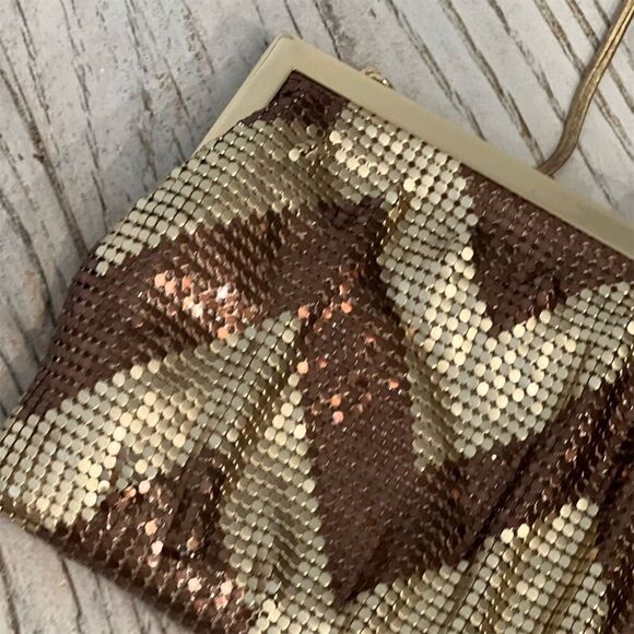 Vintage Whiting & Davis Gold Mesh Chevron Clutch Bag Evening Small Rectangle - Picture 9 of 13